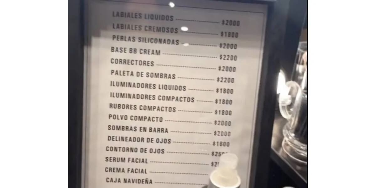 Uno por uno, los precios de la línea de maquillaje que Wanda Nara lanzó en Argentina