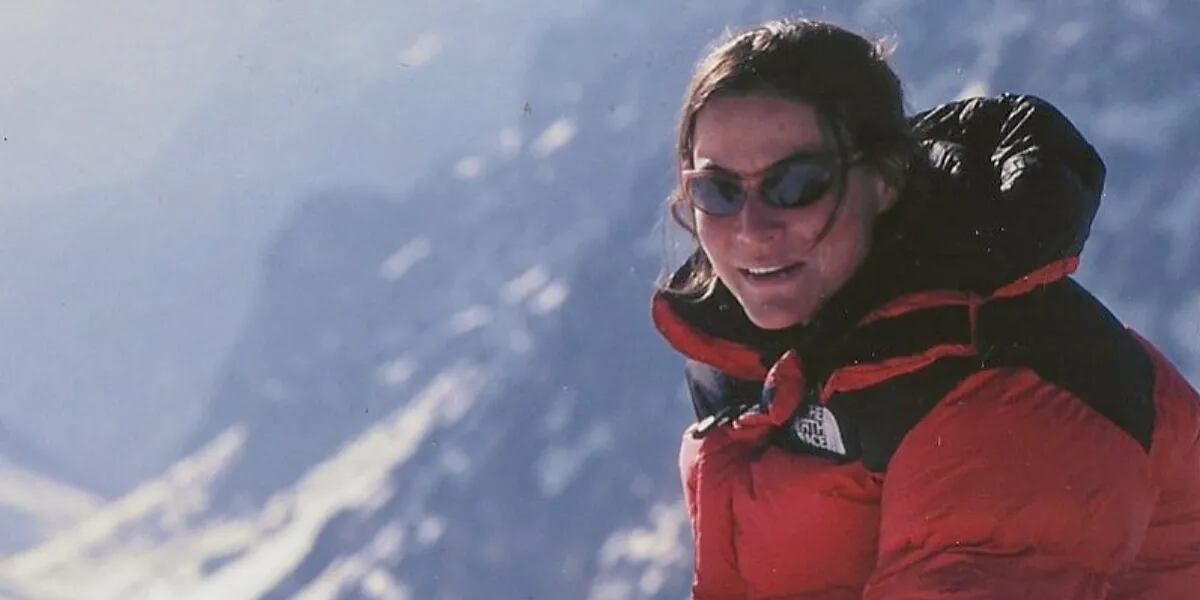 Conmoción: encontraron muerta a Hilaree Nelson, una leyenda del esquí que cayó al vacío en el Himalaya