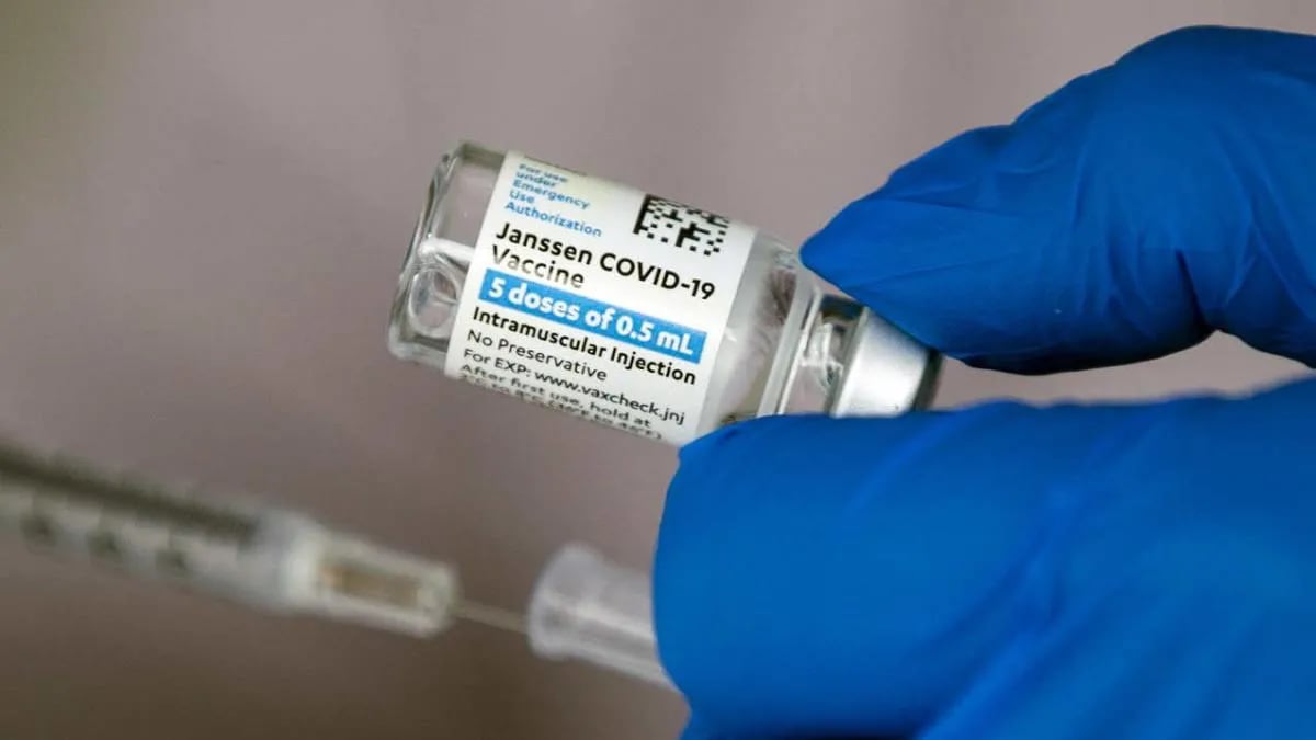 La ANMAT dio el registro de emergencia a la vacuna de Janssen y la autorización de emergencia a la de Moderna