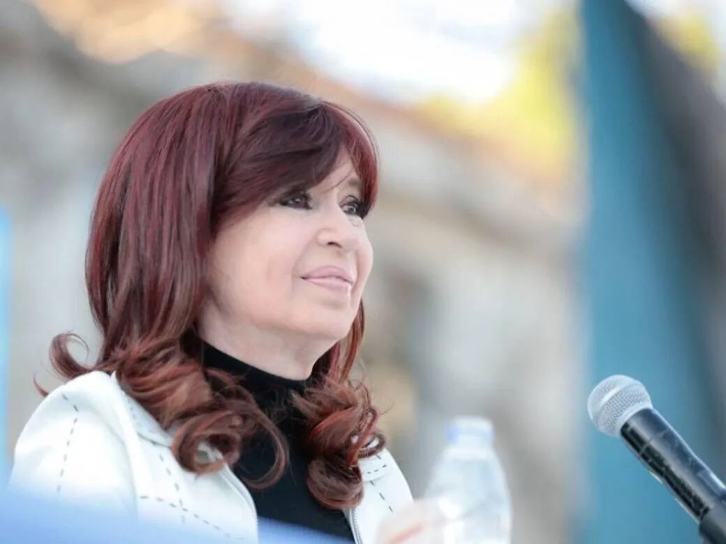 La Cámpora convocó a una vigilia en Tribunales por la condena a Cristina Kirchner con una fuerte consigna: “Al carajo”