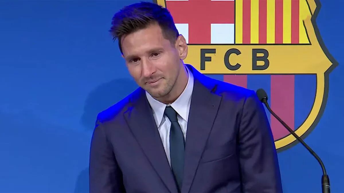 Con mucha emoción, Lionel Messi se despidió de Barcelona.
