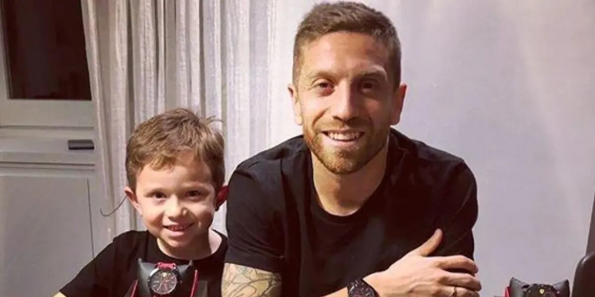El hijo del Papu Gómez mostró su exclusivo regalo pero un detalle de Lionel Messi en su cuarto se robó toda la atención
