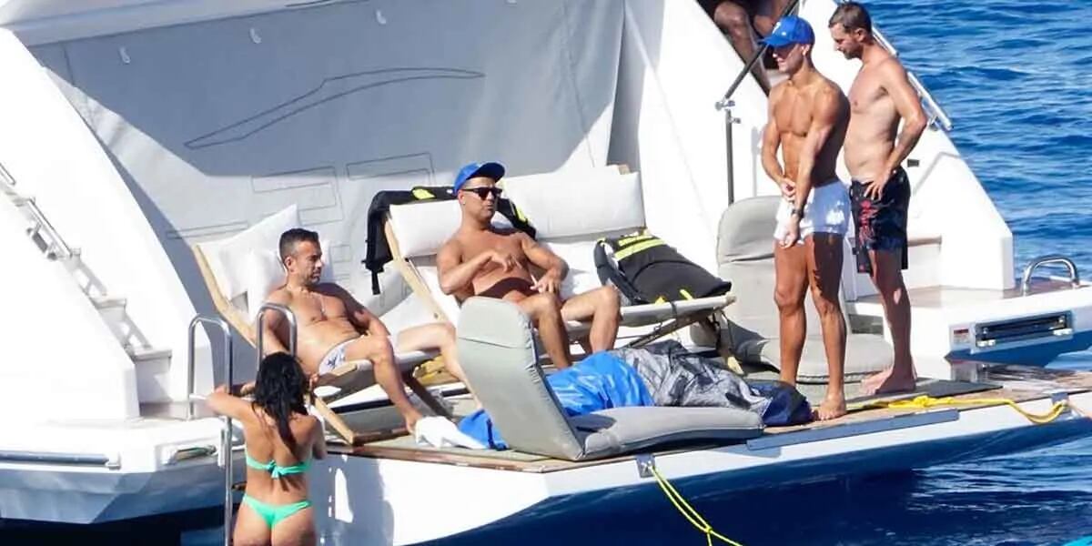 Las lujosas vacaciones de Cristiano Ronaldo y Georgina en Ibiza: un fabuloso yate con amigos