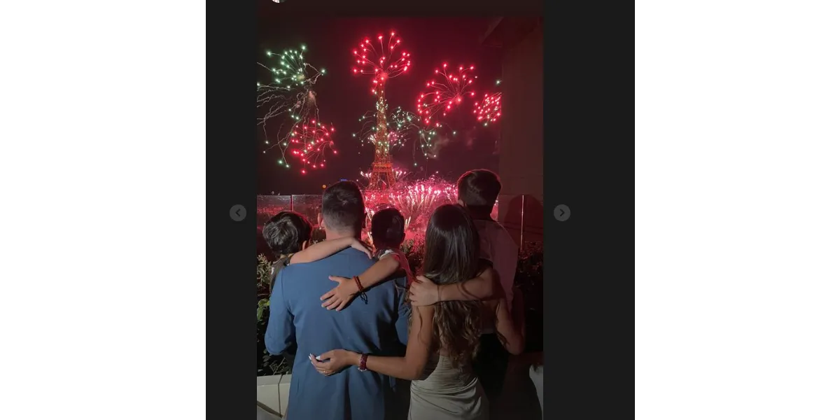 Video: Antonela Roccuzzo mostró un íntimo momento familiar viendo los fuegos artificiales en la Torre Eiffel