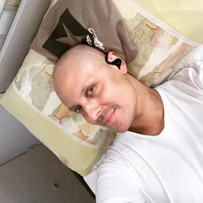 “Va asomando el pelillo”: Lío Pecoraro mostró su cambio físico mientras le da pelea a la enfermedad