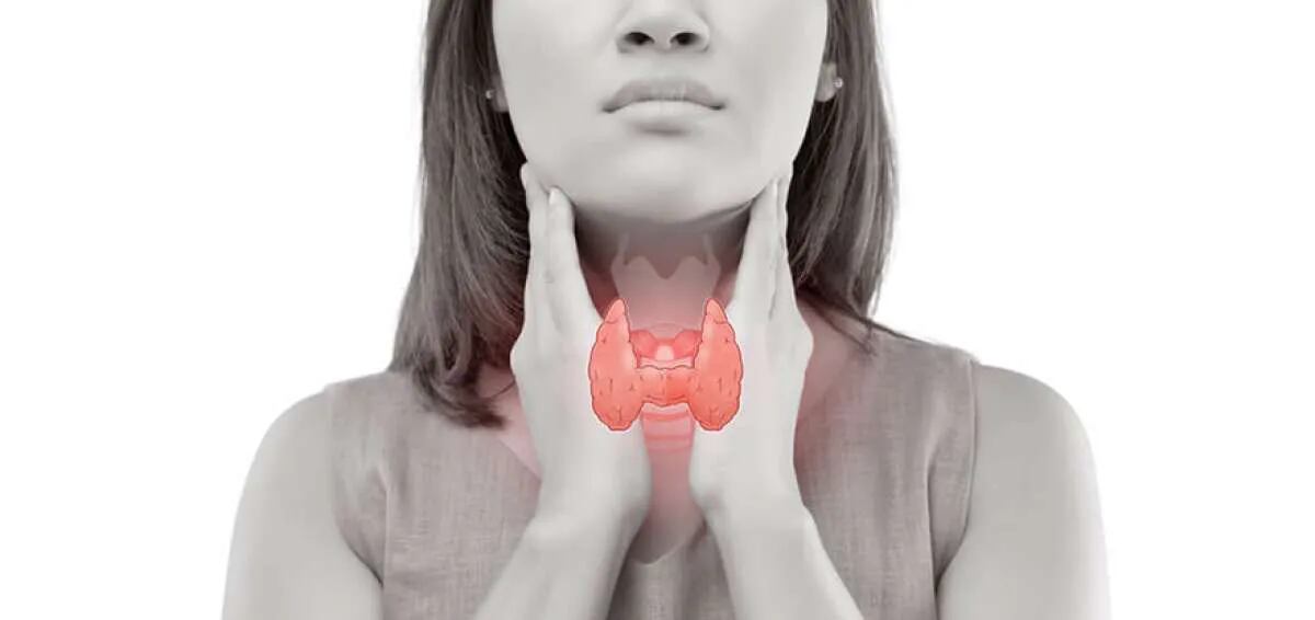 ¿Cuáles son los síntomas del hipertiroidismo y del hipotiroidismo?