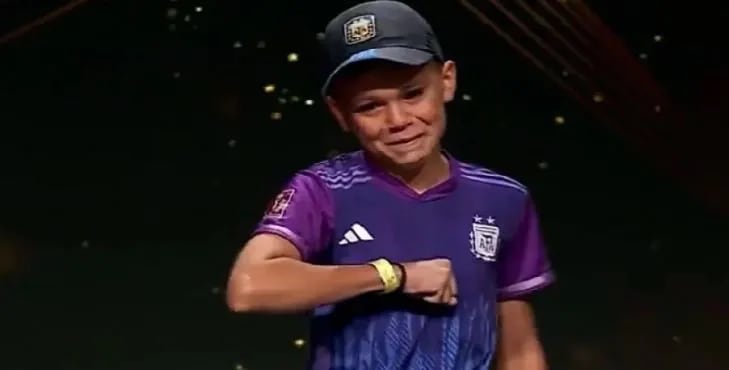 Quién es José Andrada, el nene de 12 años que hizo emocionar a todos durante el homenaje de la Conmebol a la Selección Argentina