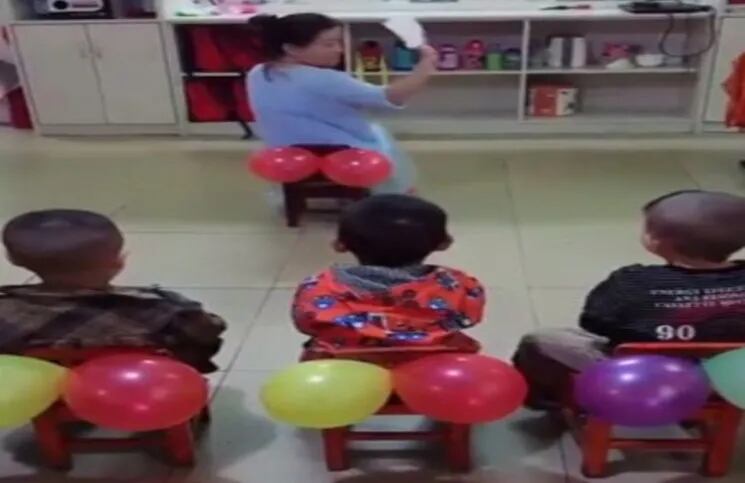 Video: una maestra les enseñó a sus alumnos cómo limpiarse la cola y generó polémica