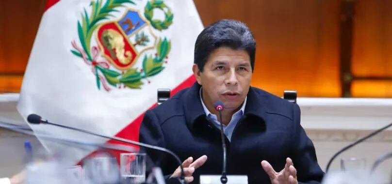 Pedro Castillo disolvió el Congreso en Perú y anunció un toque de queda