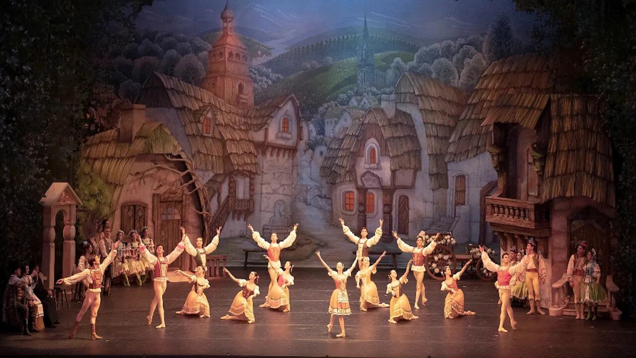 El ballet Coppelia en una vigorosa versión ofrecida gratis por el Teatro Colón