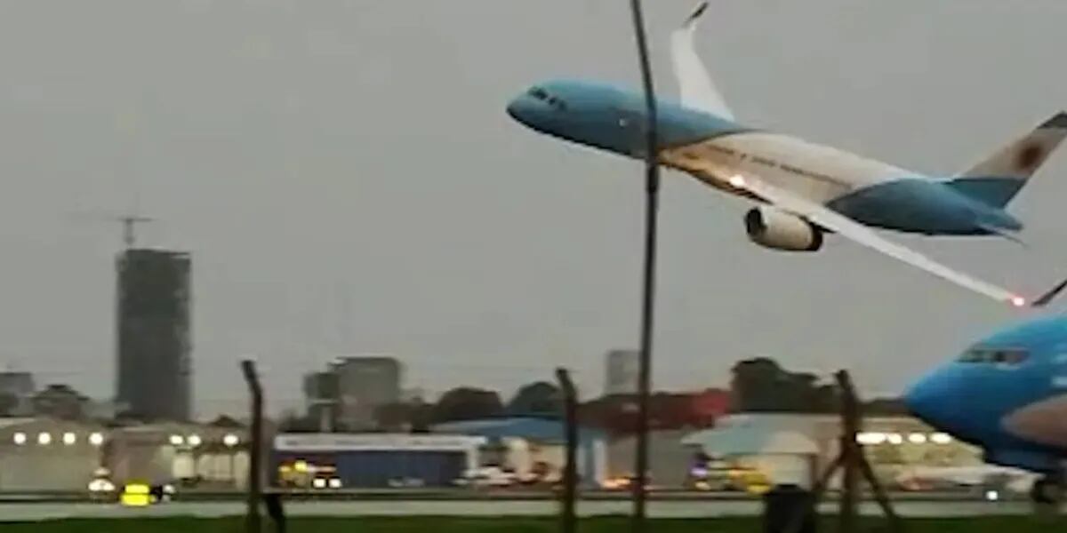 Los desesperantes audios del piloto a cargo del avión presidencial que hizo una arriesgada maniobra: "Nunca le di libre descenso"