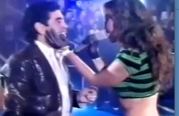 La noche en la que Thalía le cantó a Maradona y quedó maravillada: "fue un placer"
