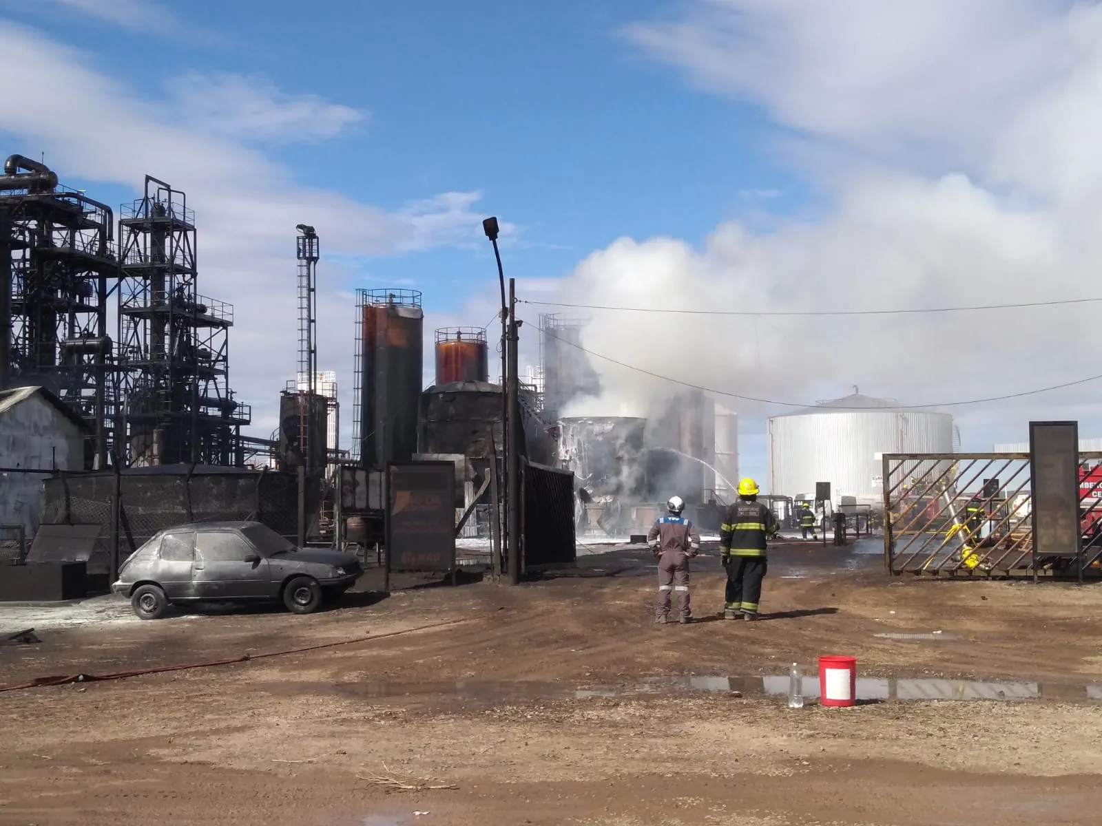 Se filtró el video de la explosión en la refinería de Plaza Huincul con un dramático detalle: “Nube hongo”