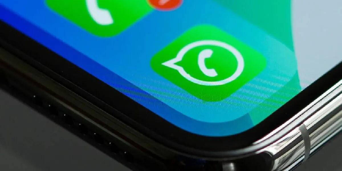 WhatsApp adelantó su nueva función: los administradores del grupo podrán eliminar mensajes del chat