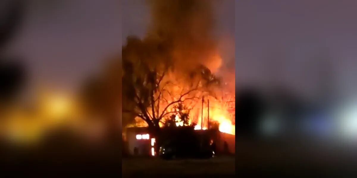 Una jubilada quiso quemar hojas en el patio, todo se salió de control y las llamas alcanzaron su casa