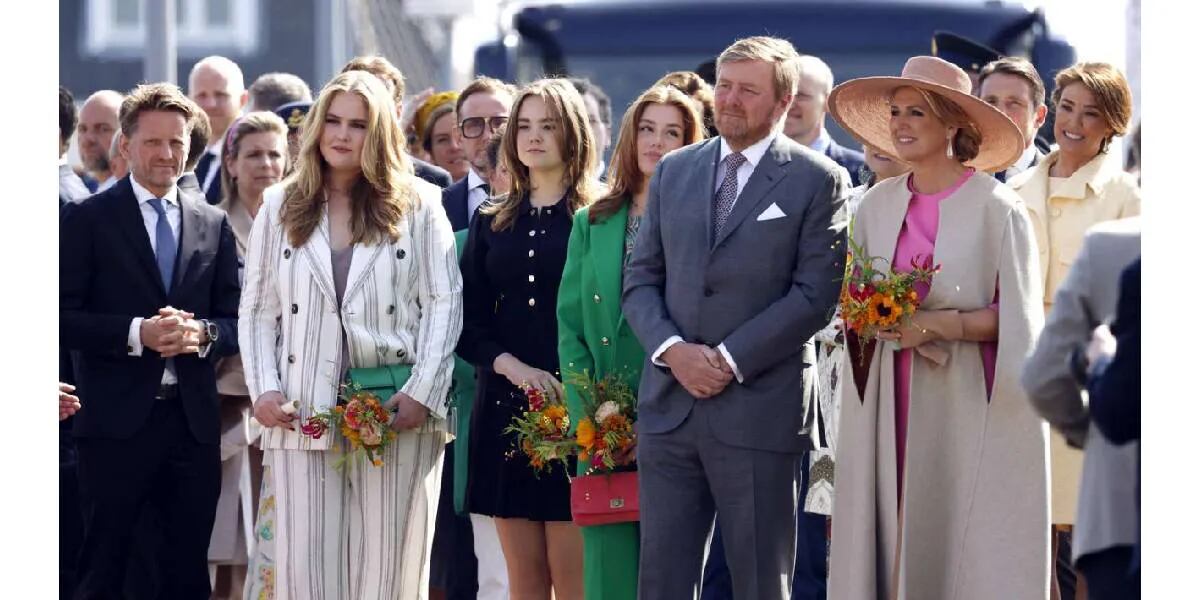 Vestidos, elegancia y mucho color: los looks de Máxima y sus hijas para el Día del Rey en Holanda