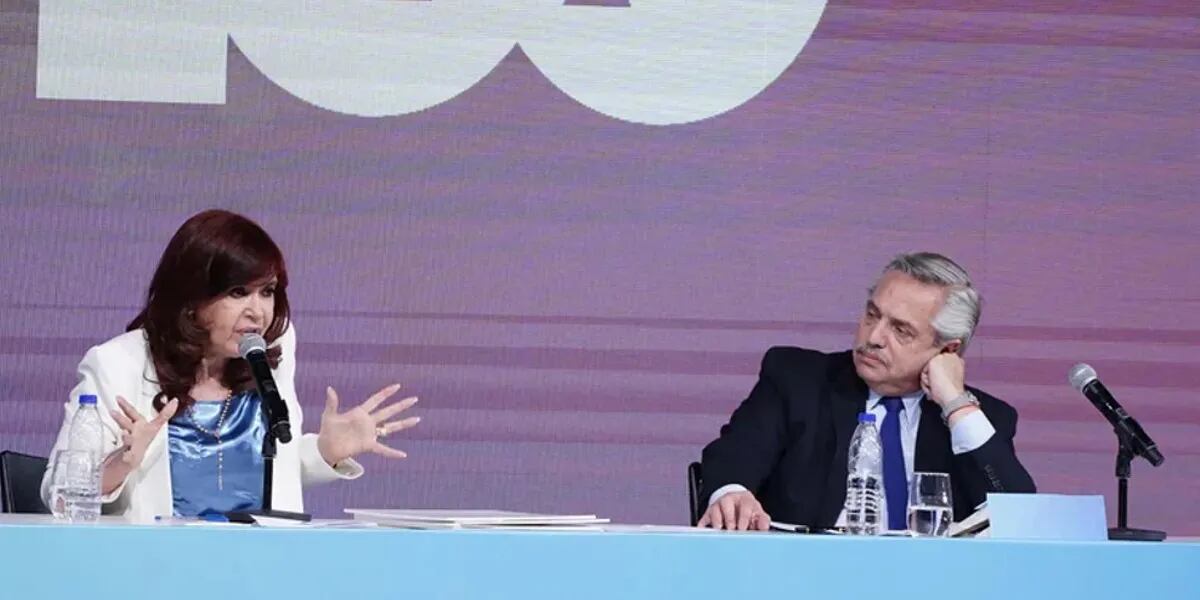 Cristina Kirchner: “Alberto, te pido que uses la lapicera”