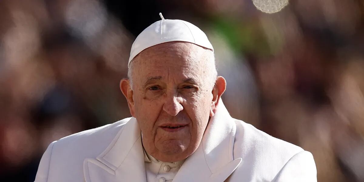 Tras ser operado, el Vaticano notificó que el Papa Francisco pasó una noche “tranquila”