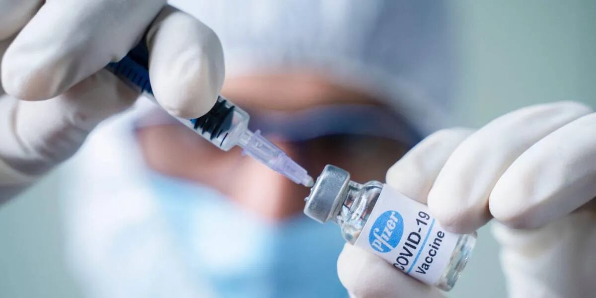 Coronavirus: Pfizer aseguró que la segunda dosis de su vacuna en adolescentes es 100% efectiva
