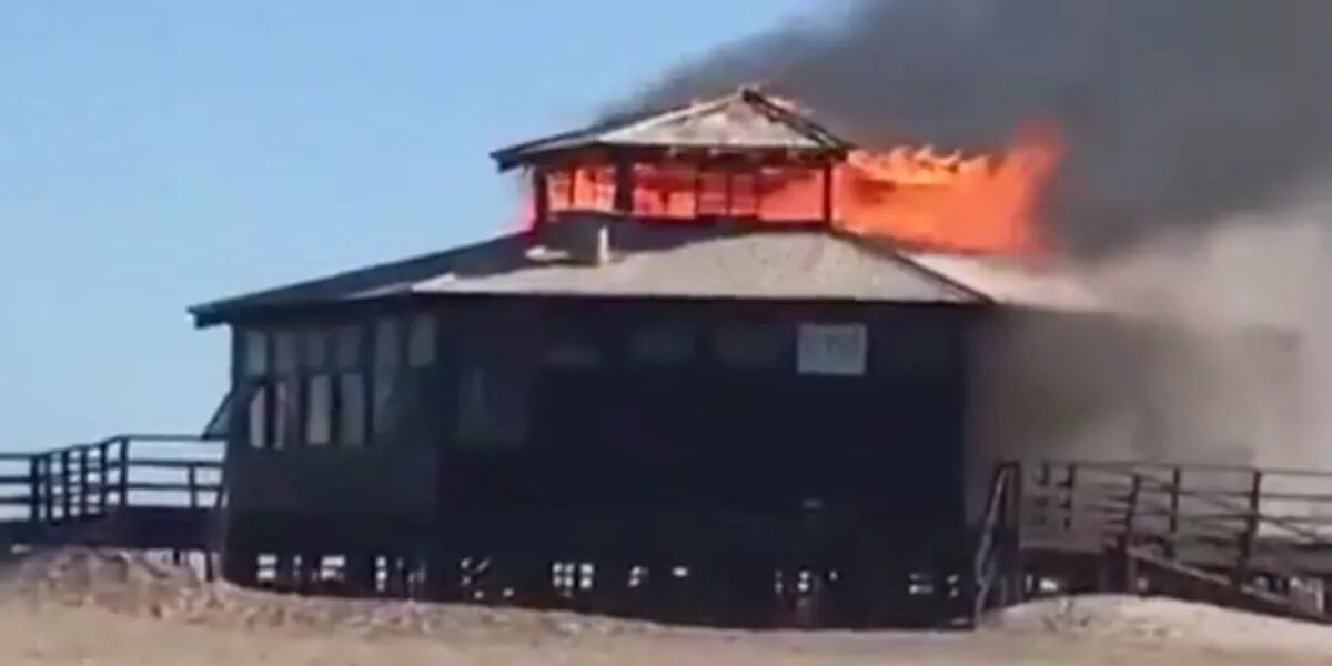 Feroz incendio en un parador de Pinamar