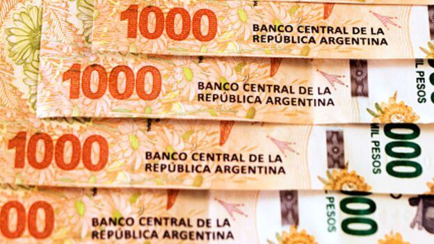 Álvarez Agis: “Si no le damos una solución razonable a la devaluación del peso y a la inflación vamos a usar los billetes de $1000 para empapelar paredes”