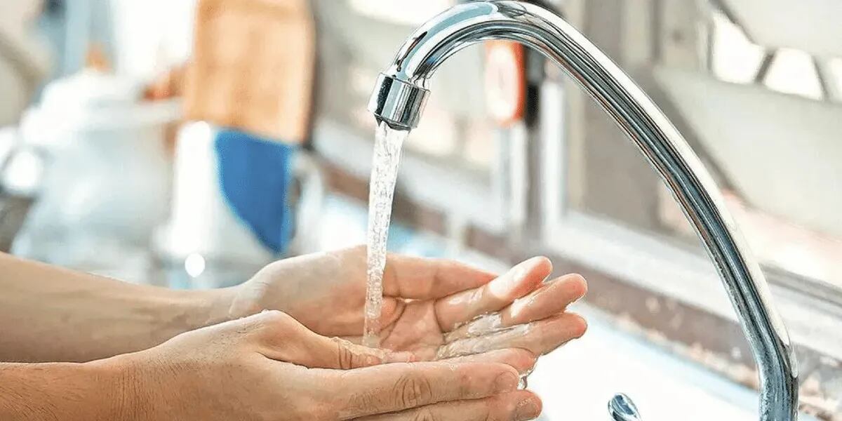 Aumento del agua: el Gobierno oficializó la suba en dos tramos y alcanzará el 32%