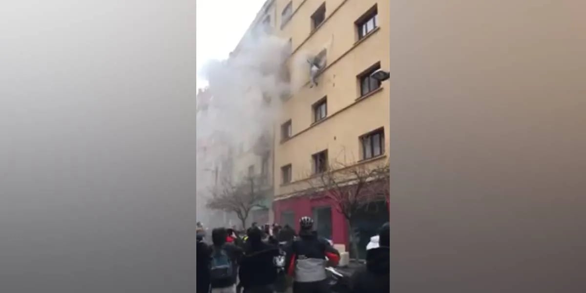 Video: los huéspedes de un hotel se tiran de las ventanas para escapar de un incendio