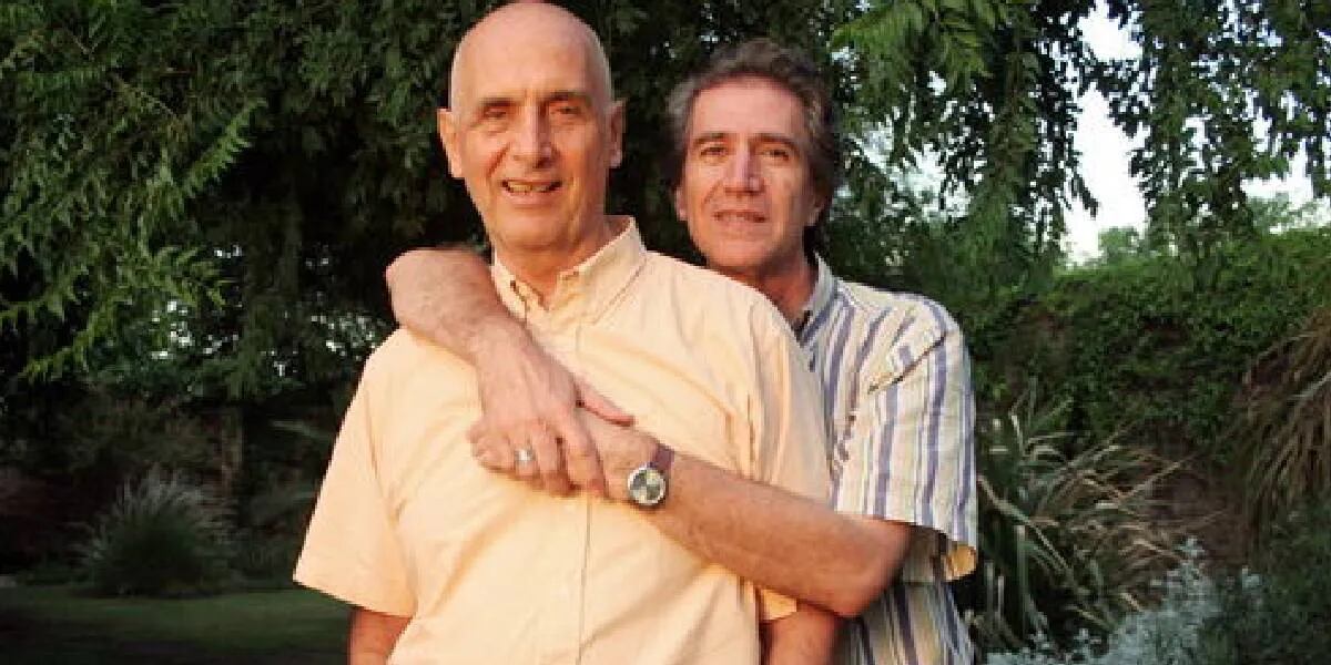 Se conocieron hace 38 años, se casaron en secreto en un pueblito y se convirtieron en el primer matrimonio igualitario de Latinoamérica