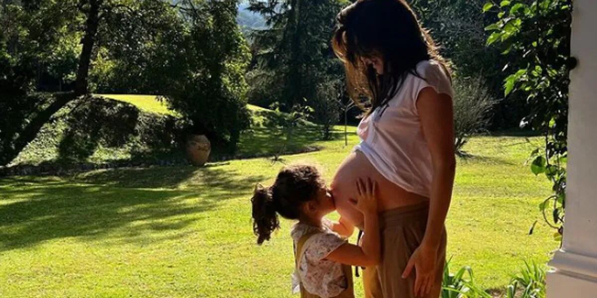 Isabel Macedo mostró su pancita a días de ser mamá por segunda vez: “Nuestro viernes”
