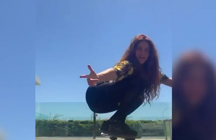 Shakira mostró su (desconocida) habilidad con el skate de sus hijos e hizo furor