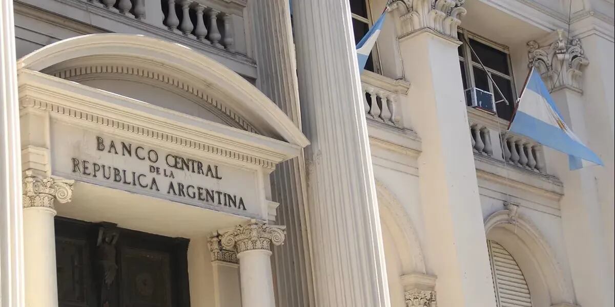 El Banco Central aumentó la tasa de interés del plazo fijo a 118% tras el batacazo de Javier Milei en las PASO 2023