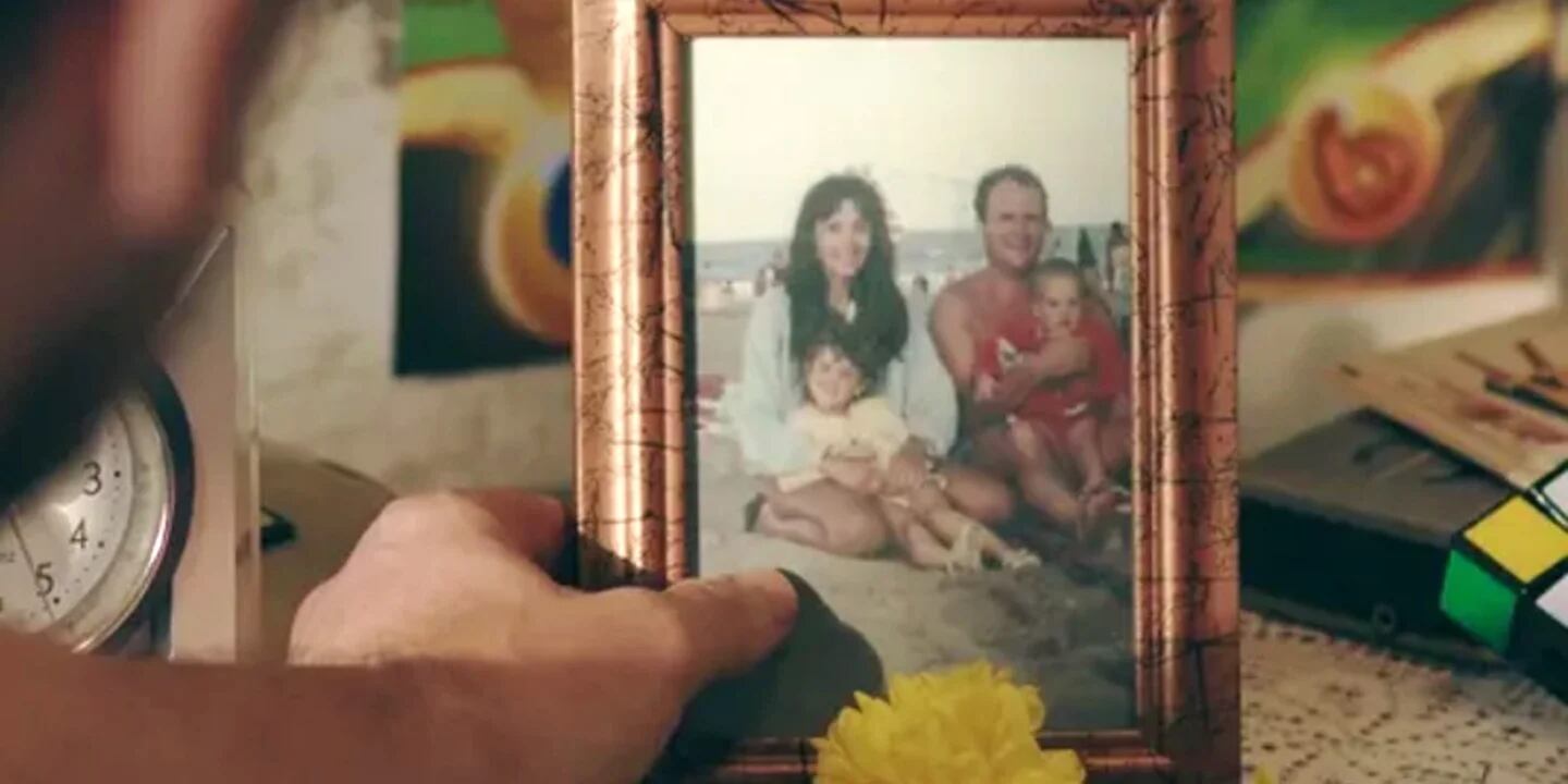 El hijo de Gilda mostró fotos inéditas de la cantante en una canción dedicada a su papá: “Un refugio en el vacío”