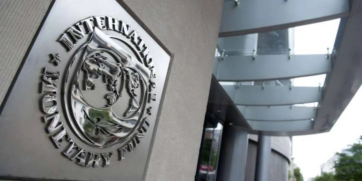 El FMI dijo que Argentina pasa por una situación “desafiante” y pidió que se estableza un “programa creíble”