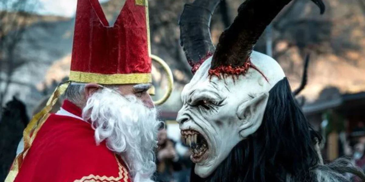 Telarañas, quema de hogueras y el hermano malvado de Papá Noel: las 10 costumbres más extrañas de Navidad alrededor del mundo