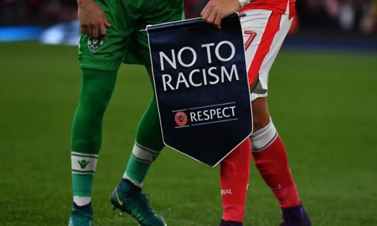 Líderes del fútbol inglés se reunieron con Twitter tras los insultos racistas contra futbolsitas
