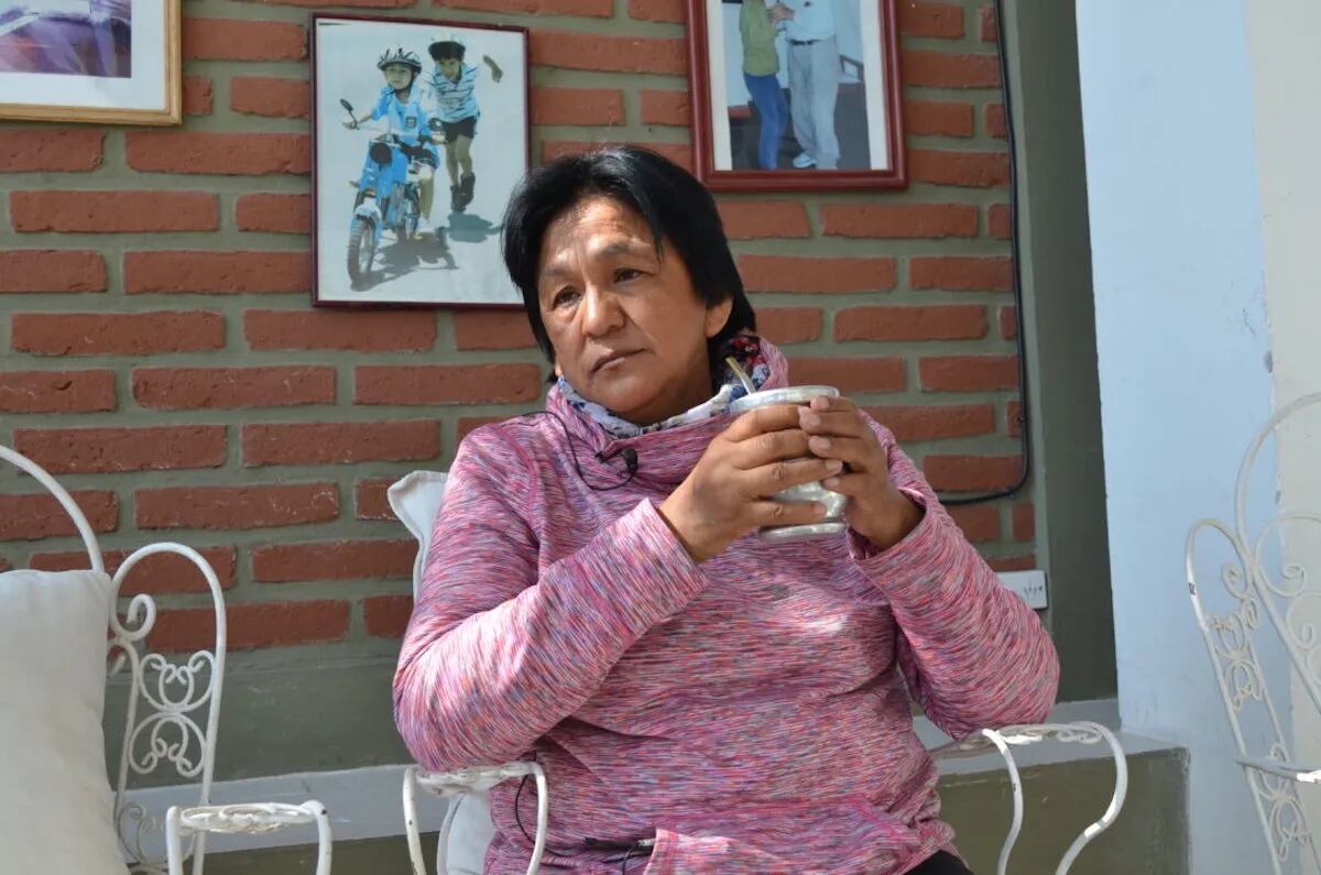 Daniel Filmus se juntó con Milagro Sala en Jujuy: le envió el saludo de Alberto Fernández y le entregó un libro de Néstor Kirchner