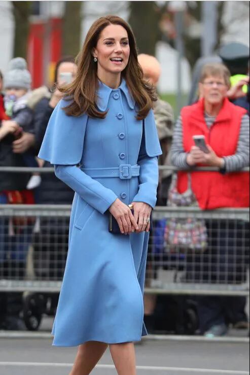 principal hierba contar El abrigo de Kate Middleton que se lleva todas las miradas: ¿Está inspirado  en 'Harry Potter'? | Fashion Click