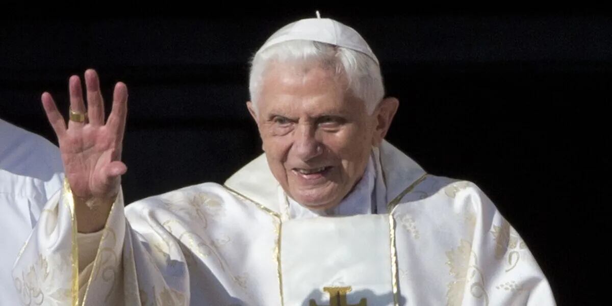 Muerte de Benedicto XVI: se conocieron las primeras imágenes del cuerpo del papa en la capilla el Vaticano