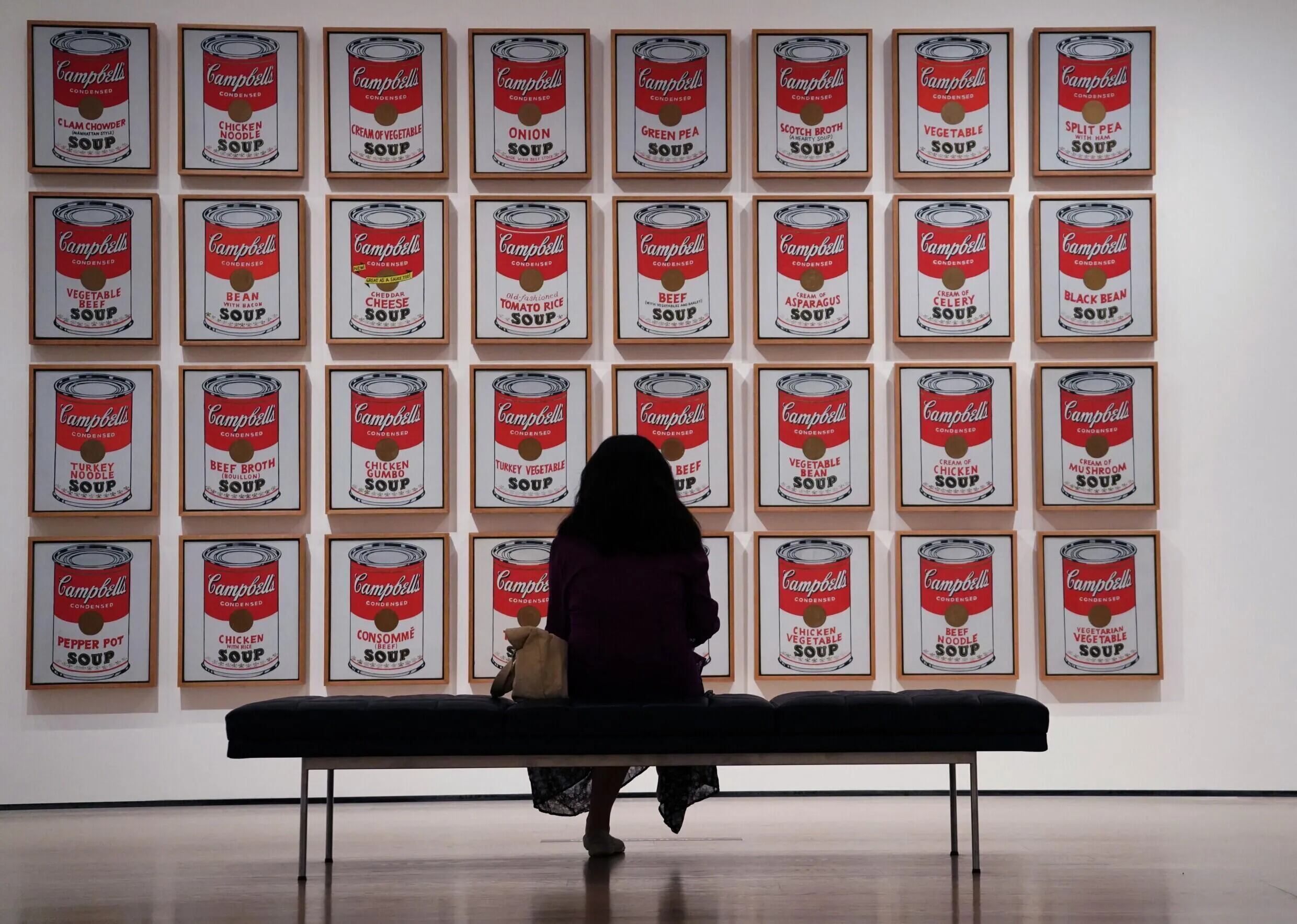 Activistas ecologistas se pegan a obra de Warhol en una galería de Australia