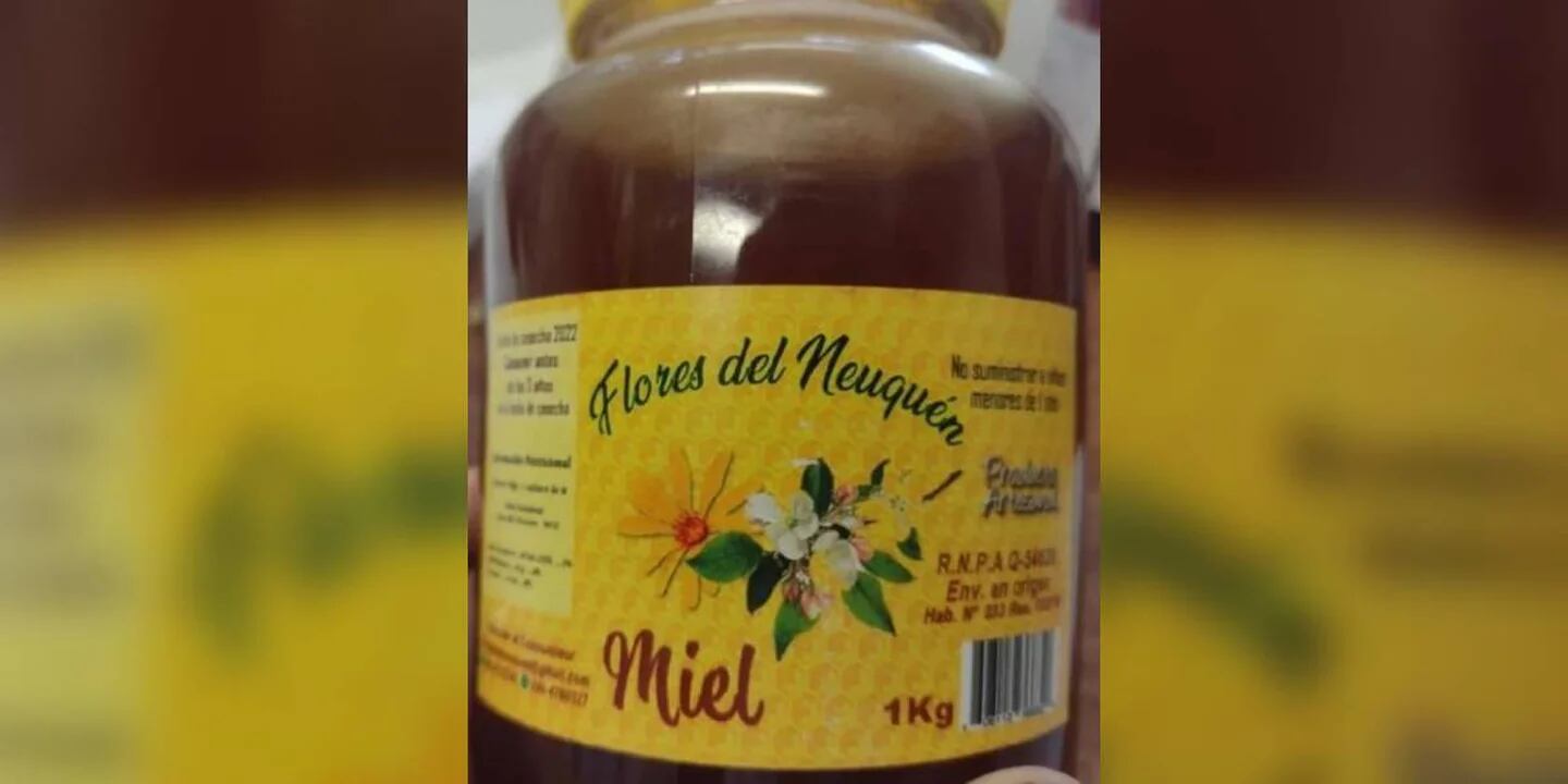 “Por carecer de registros sanitarios y estar falsamente rotulada”: La ANMAT prohibió la elaboración y comercialización de la miel artesanal “Fores de Neuquén” de 1 kilo