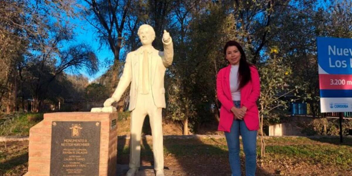 Reemplazarán una estatua de Néstor Kirchner por una de René Favaloro: “Representa lo que está mal en política”