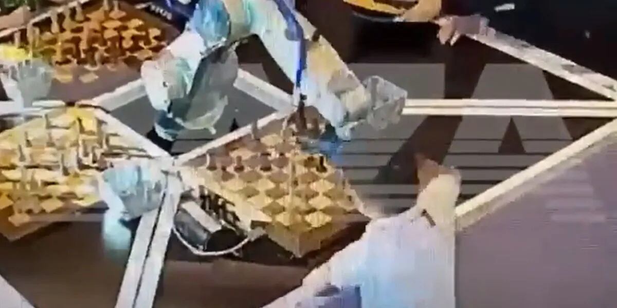 Un robot le quebró el dedo a un nene de 7 años en un torneo de ajedrez: "Se apresuró"