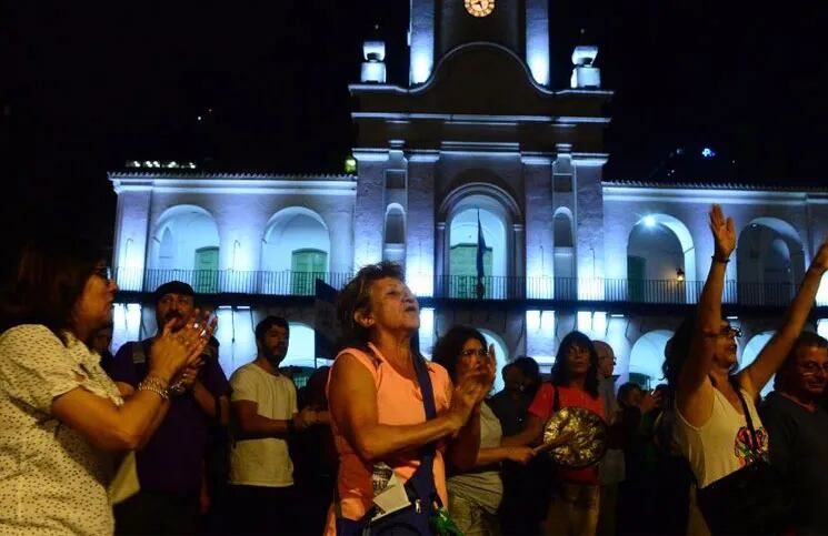Ruidazo: varias protestas en Plaza de Mayo y en la Provincia por los aumentos de tarifas