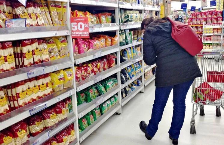 Coronavirus: las nuevas reglas que deberán cumplir los supermercados durante la cuarentena
