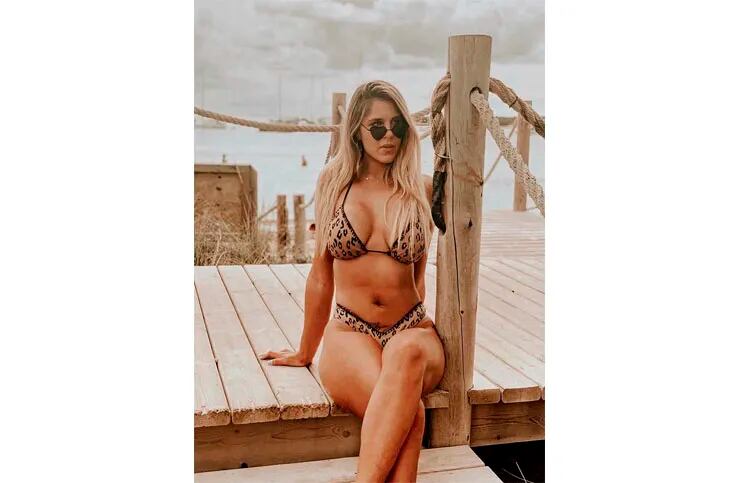 Ivana Icardi posó en bikini marrón con manchas de leopardo y se llevó todos los likes