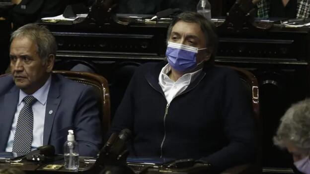 Acuerdo con el FMI: Máximo Kirchner apareció minutos antes de que termine  la sesión y votó en contra | Radio Mitre