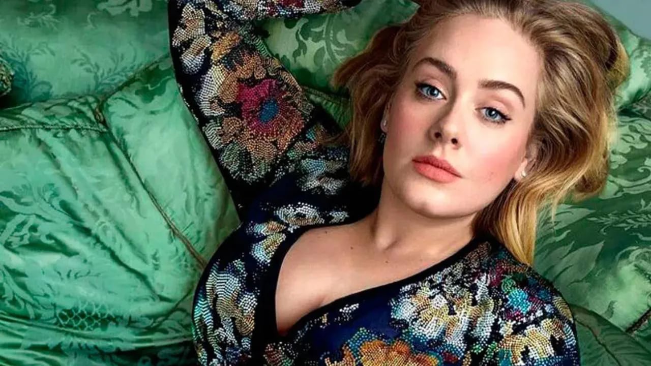 El deslumbrante look de Adele: leggins y blazer de cuero para ir a ver un partido de la NBA