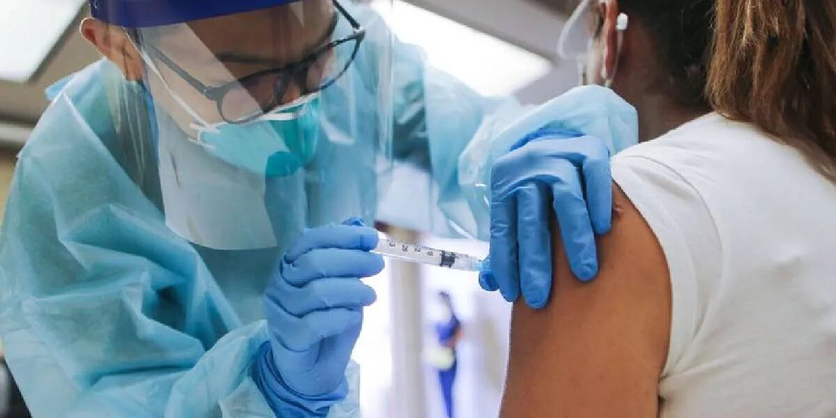Coronavirus: científicos revelan la desventaja de no recibir la segunda dosis