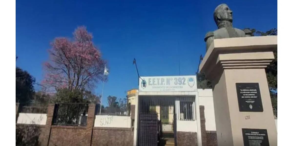 Conmoción en Rosario por la amenaza en la puerta de un colegio: "Plata o plomo”