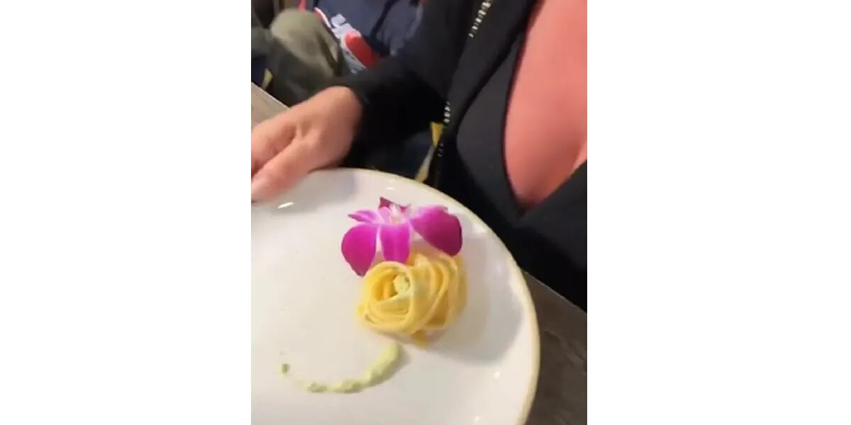 Fue a cenar a un restaurante de lujo y lo que le sirvieron se hizo viral: “Por hacerme la fina”